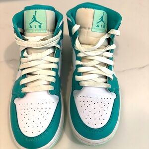 Air Jordan 1 Midrise